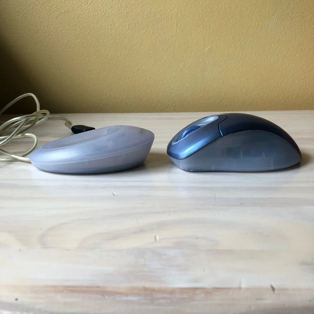 Microsoft Wireless Optical Mouse & USB 2.0 Receiver Cable